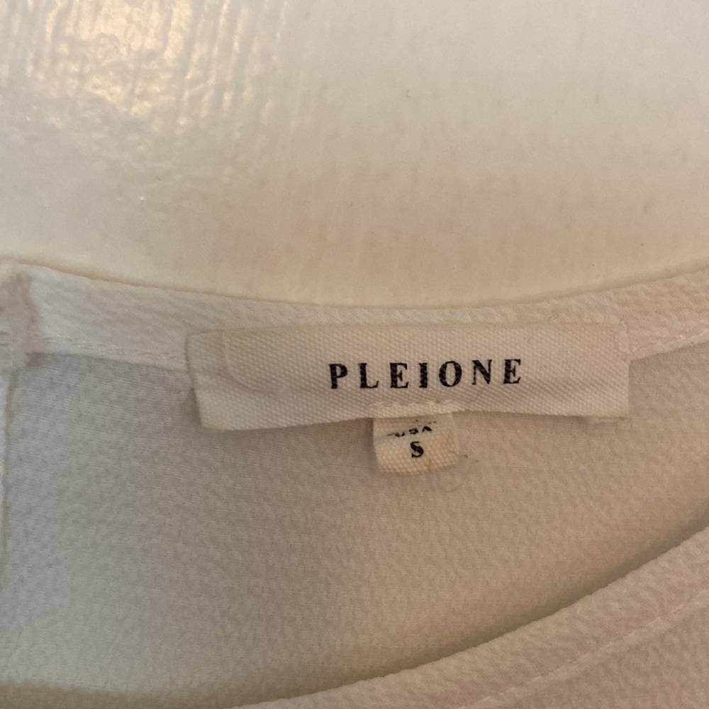 Cream blouse with flounce on sleeves and hem - Picture 2 of 5